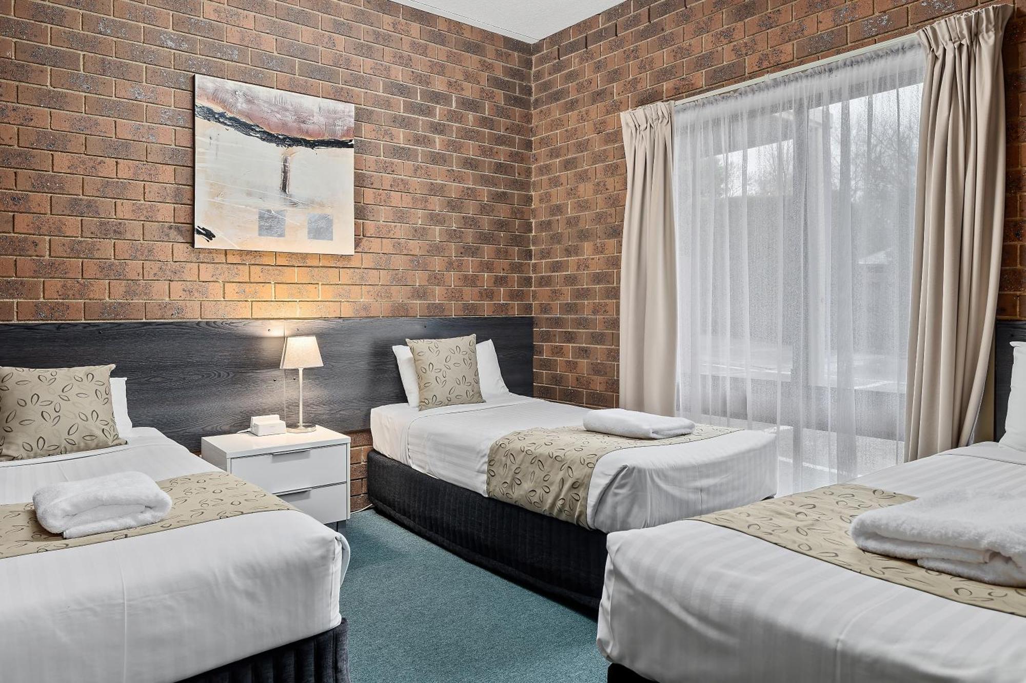 Healesville Motor Inn Room photo