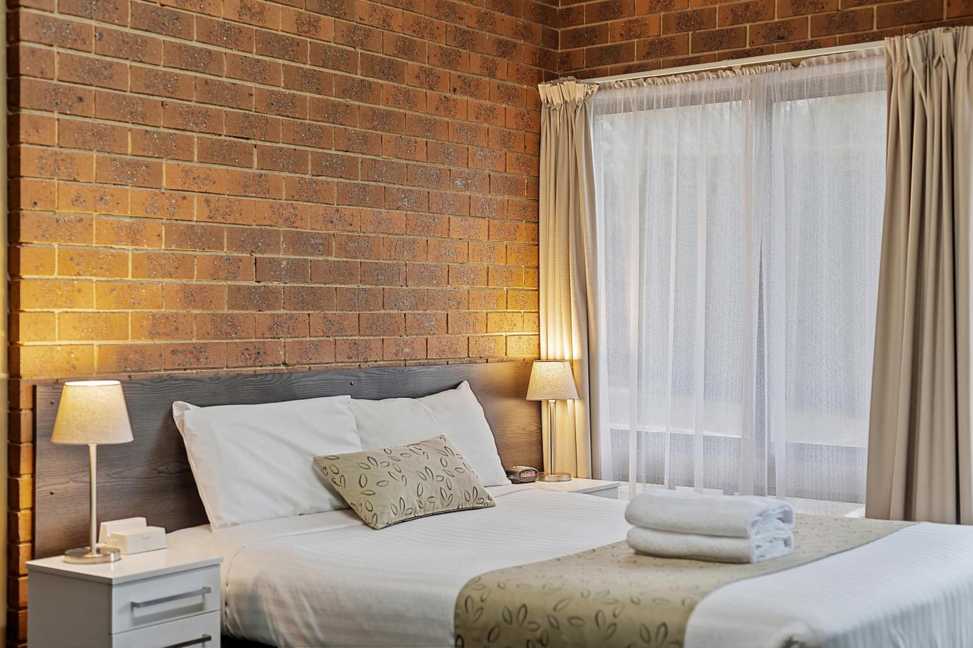 Healesville Motor Inn Room photo