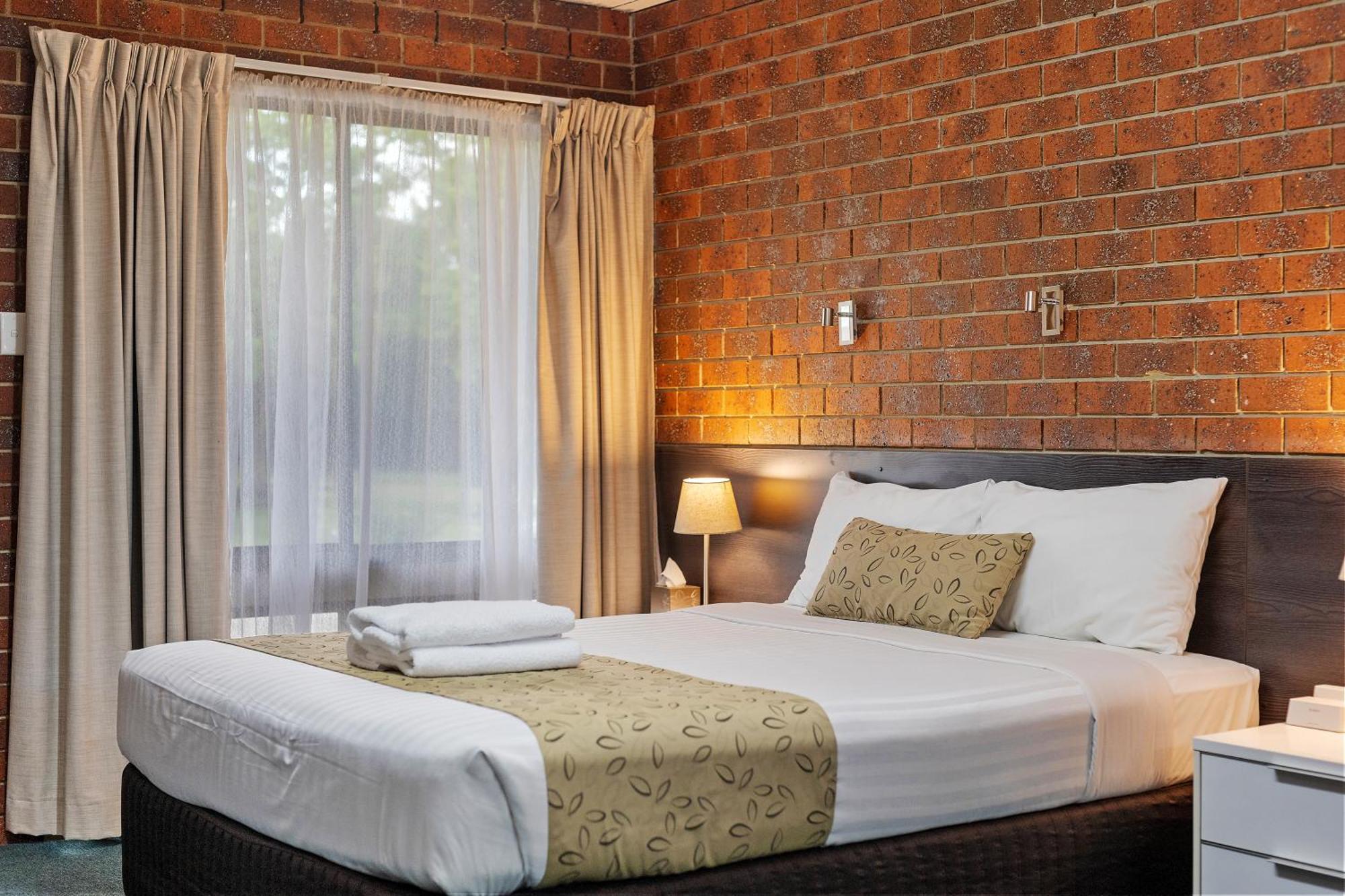 Healesville Motor Inn Room photo