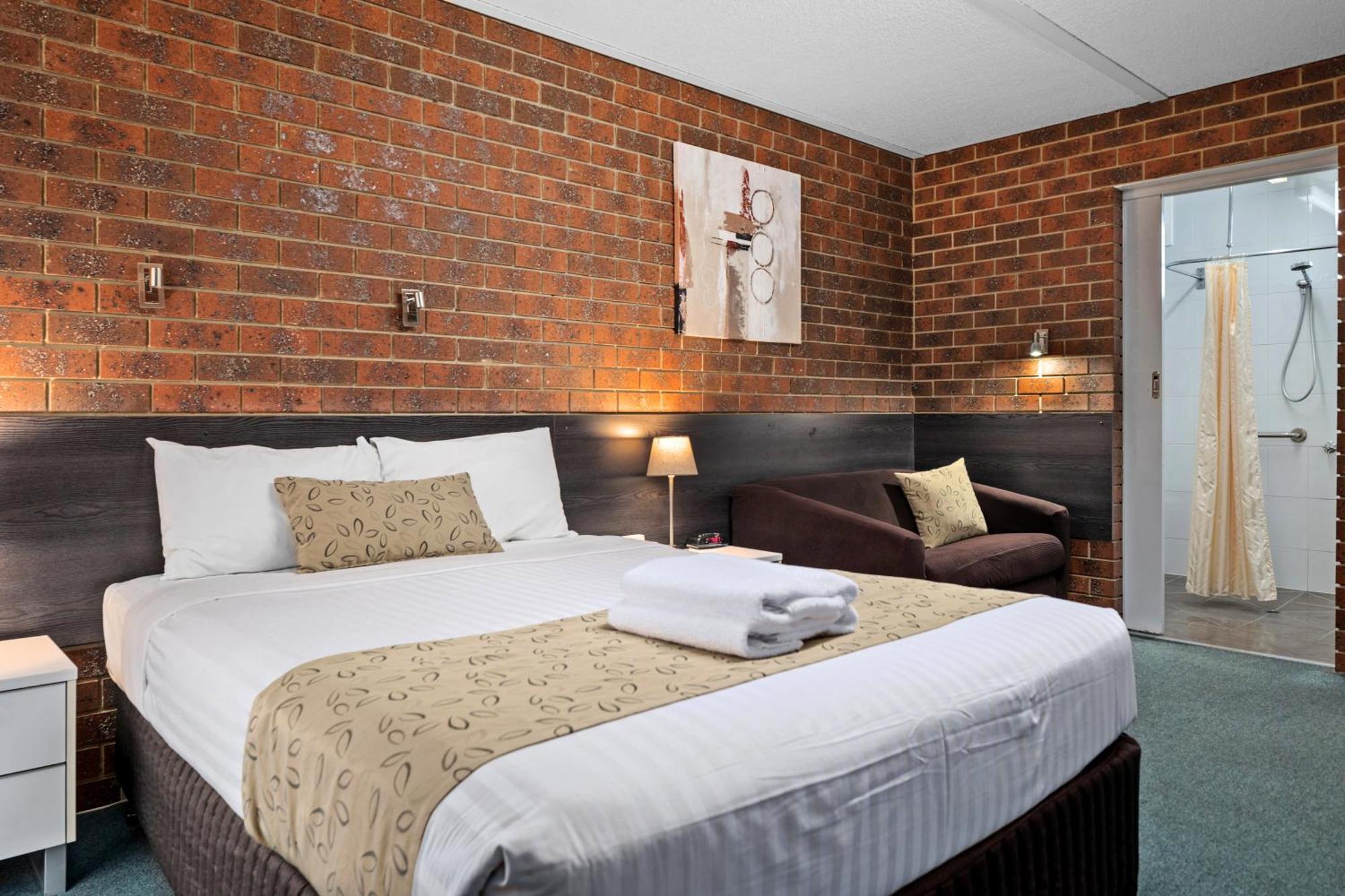 Healesville Motor Inn Room photo