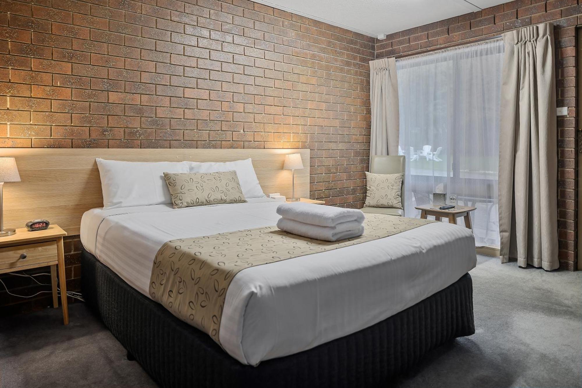 Healesville Motor Inn Room photo