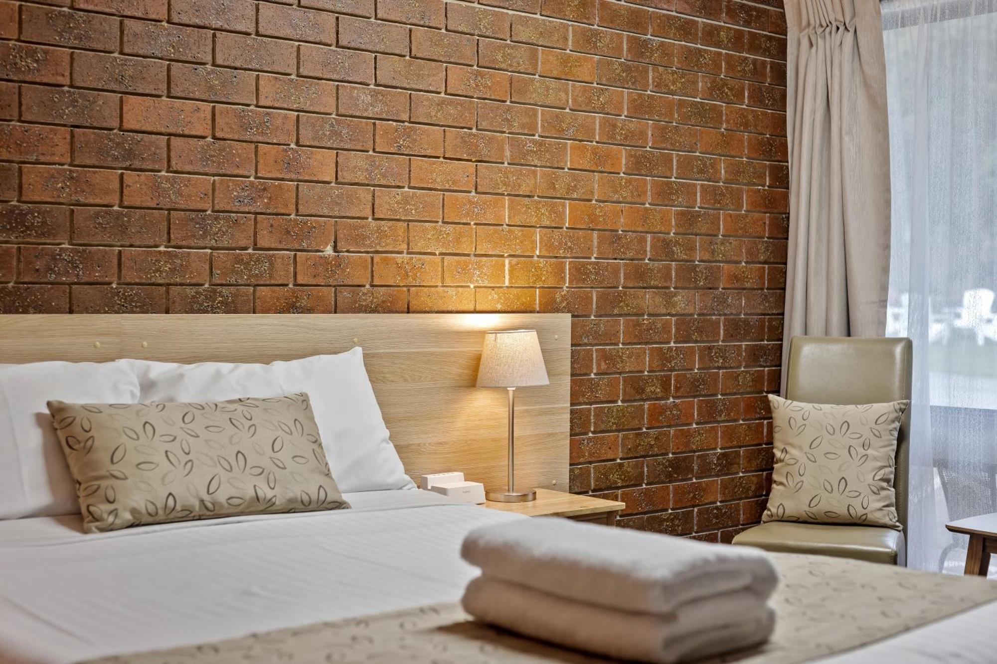 Healesville Motor Inn Room photo