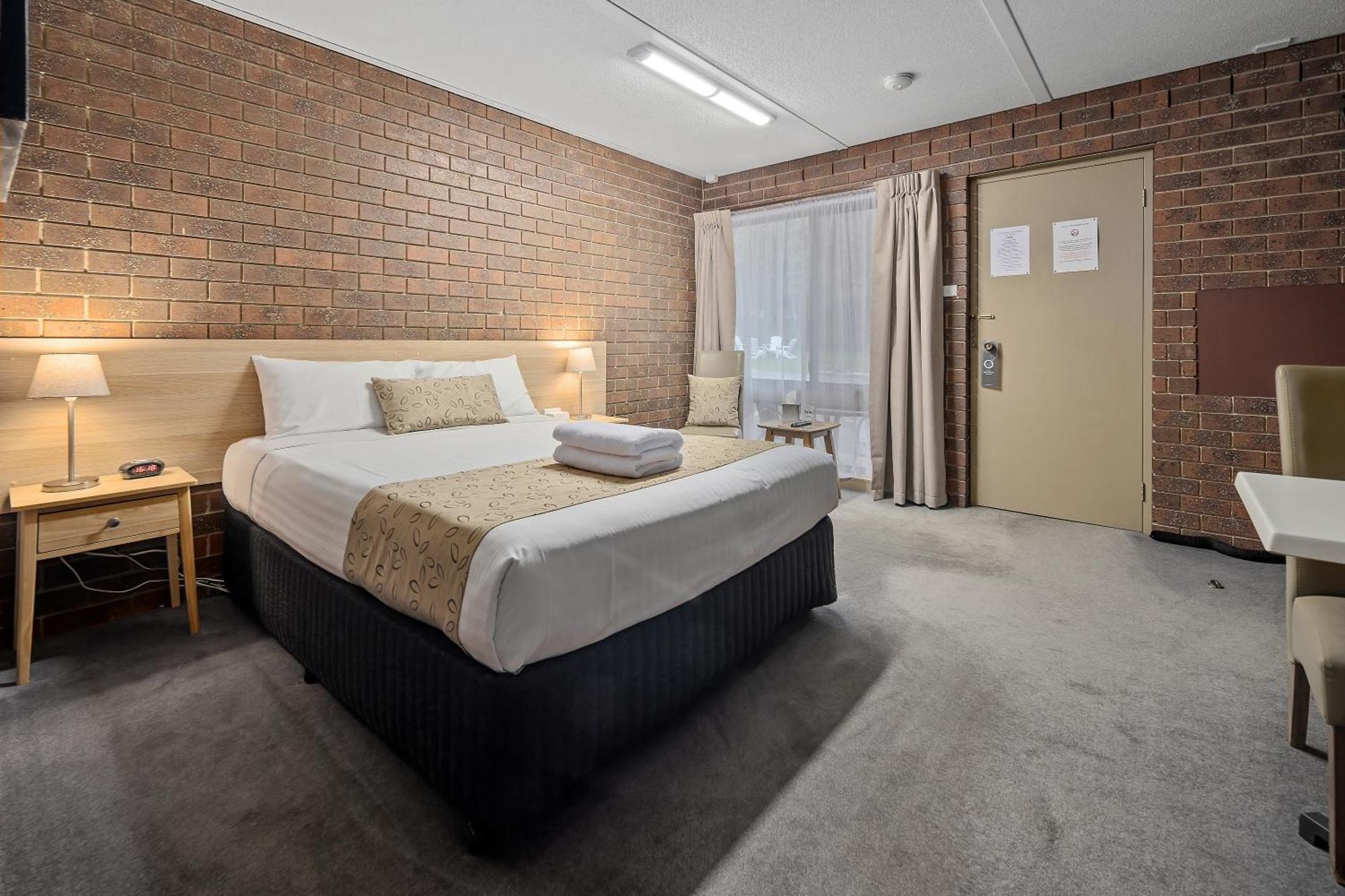 Healesville Motor Inn Room photo