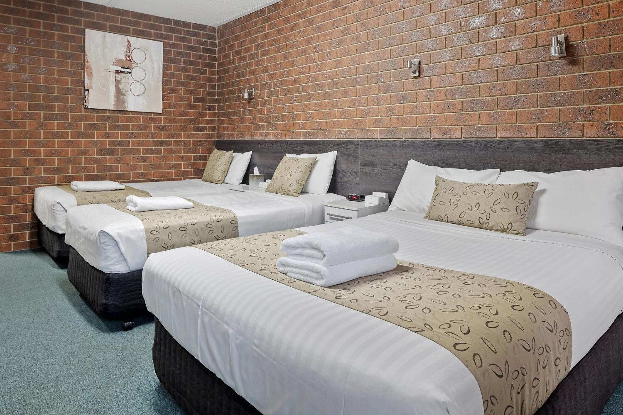 Healesville Motor Inn Room photo